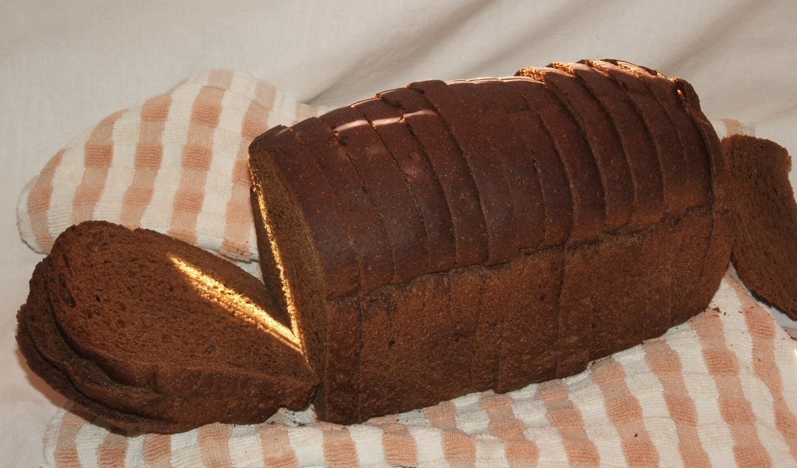 Rugbrød skåret i skiver